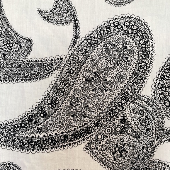 FINLEY BLACK AND WHITE PAISLEY TIE FRONT BUTTON DOWN LONG SLEEVE TOP BLOUSE SZ M - Picture 9 of 13